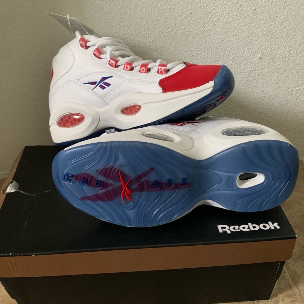 SOLD  Reebok - Picture 4 of 7